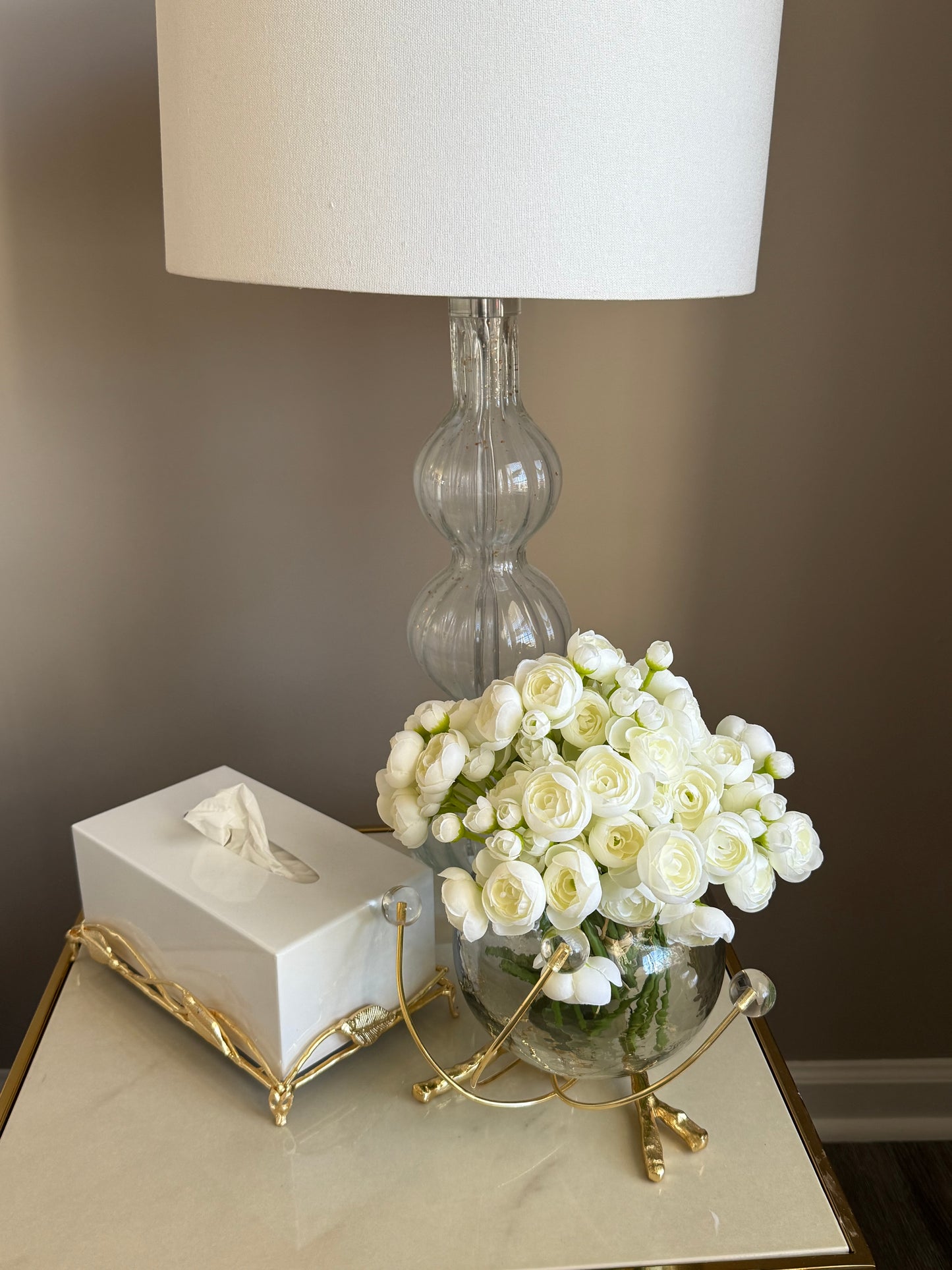 1 Bowl Branch Centerpiece Whit Ball Design