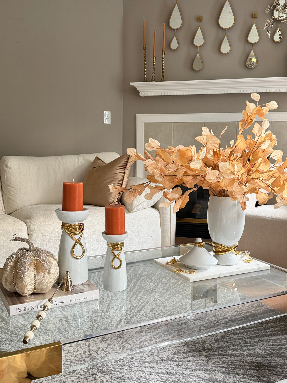 White and Gold Design vase (small)