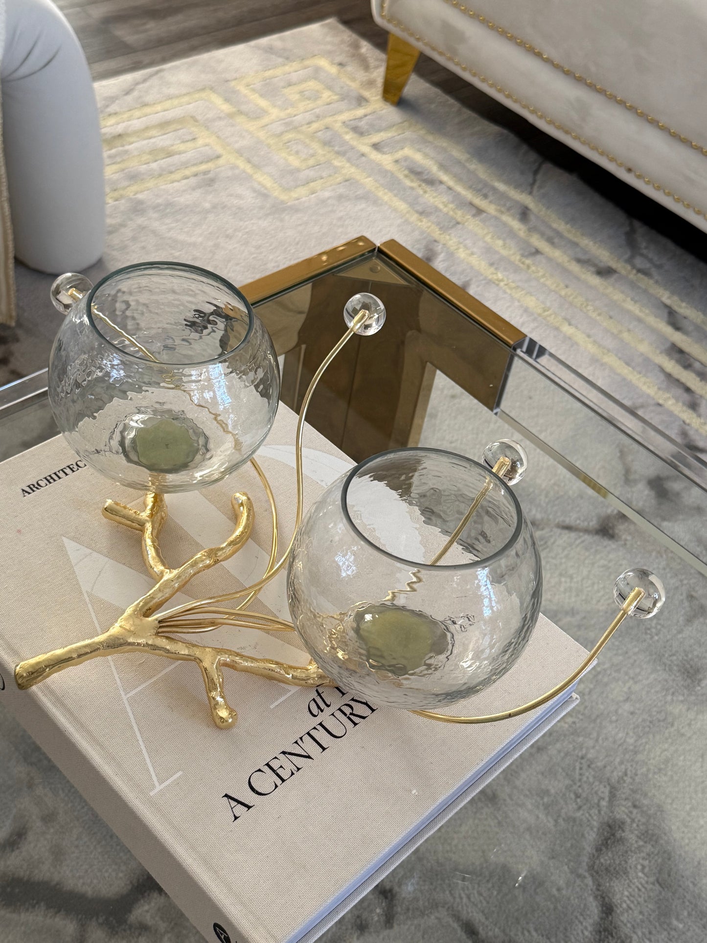 2 Bowl Branch Centerpiece Whit Ball Design