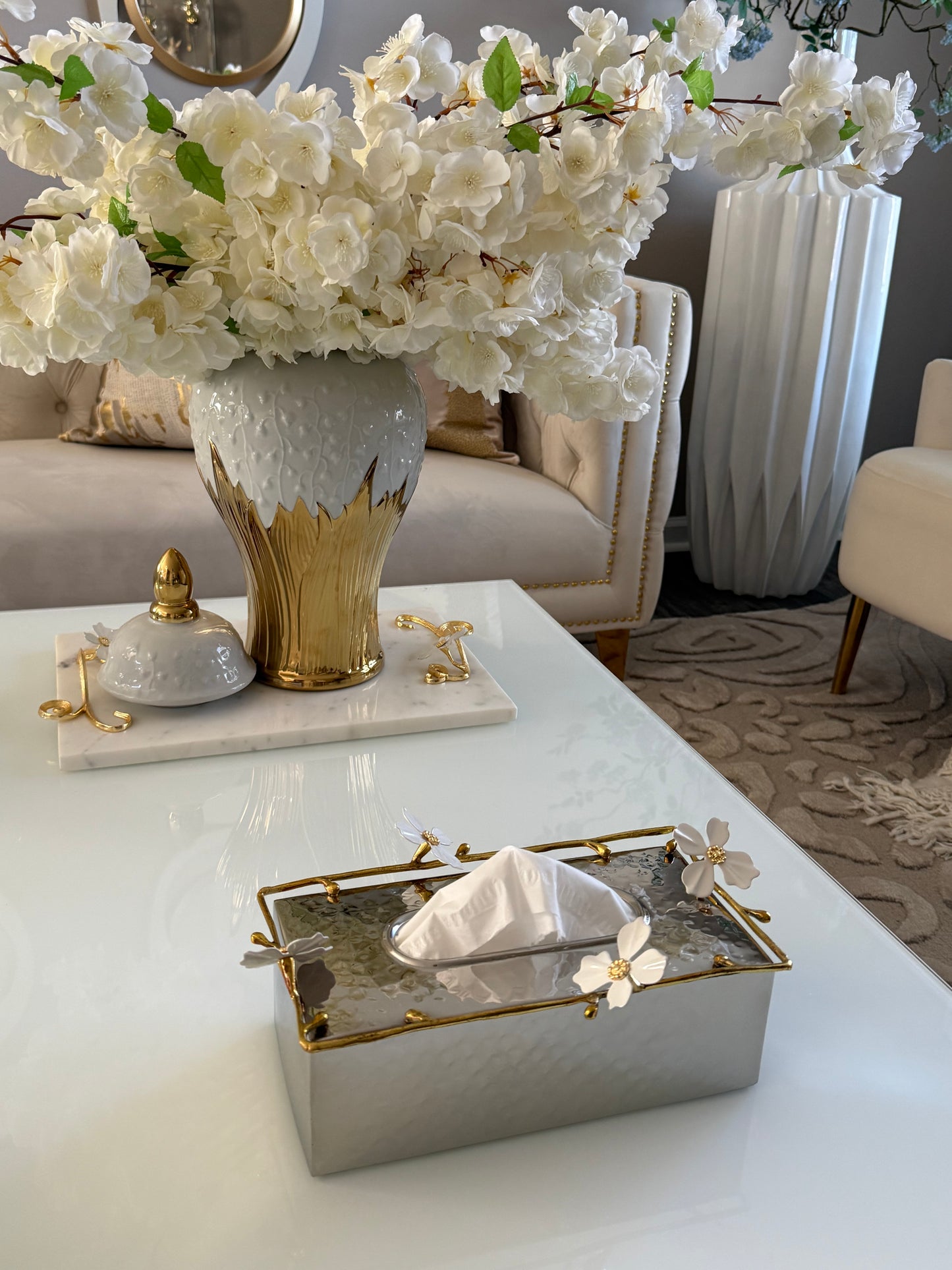 Tissue Box Cover whit Jewel Flower Design.