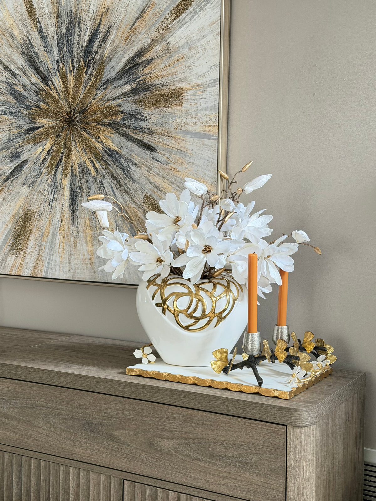 White vase with gold design (1 size)