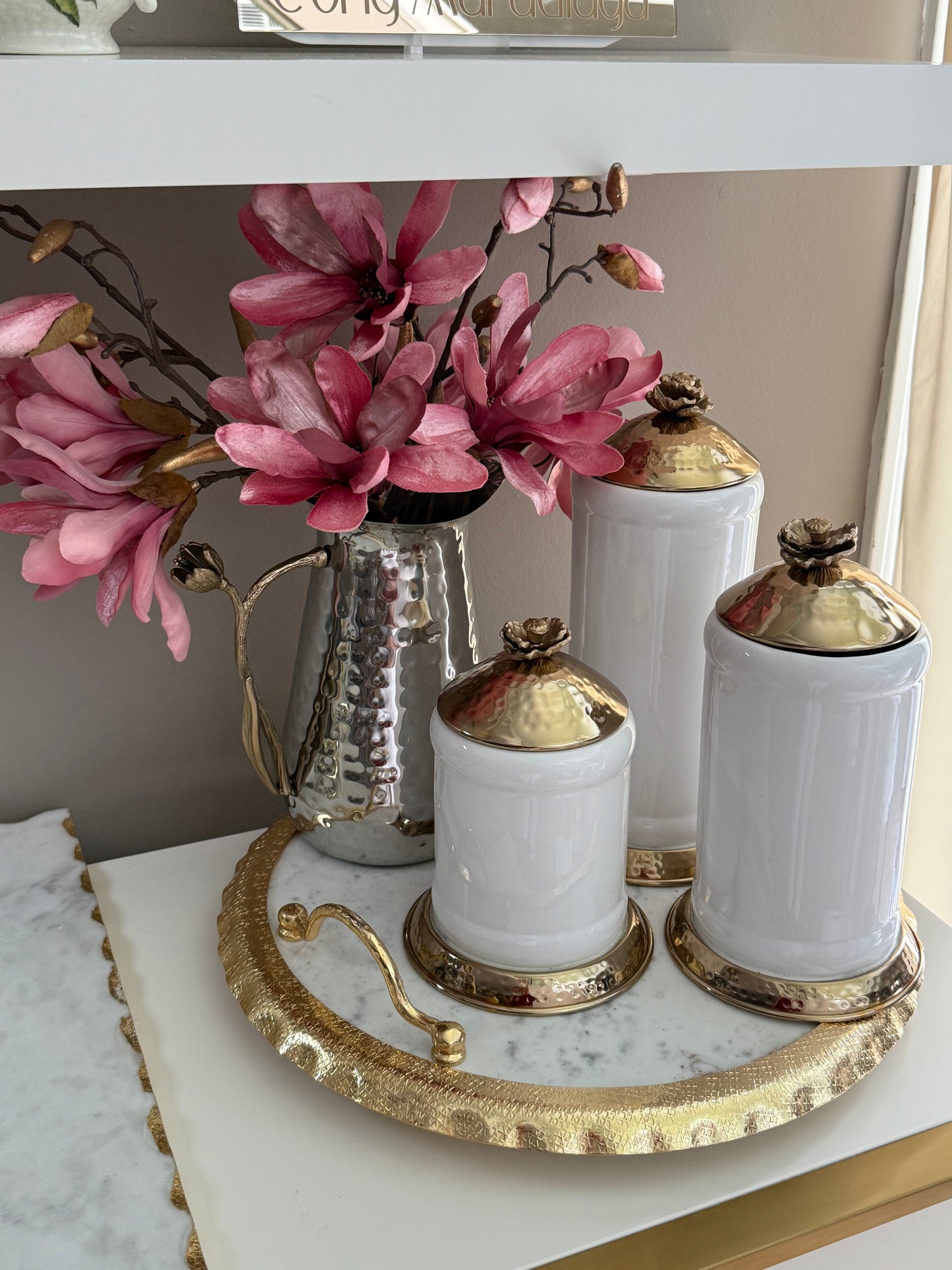 Set of 3 Glass Canisters Whit Gold Hammered Lid