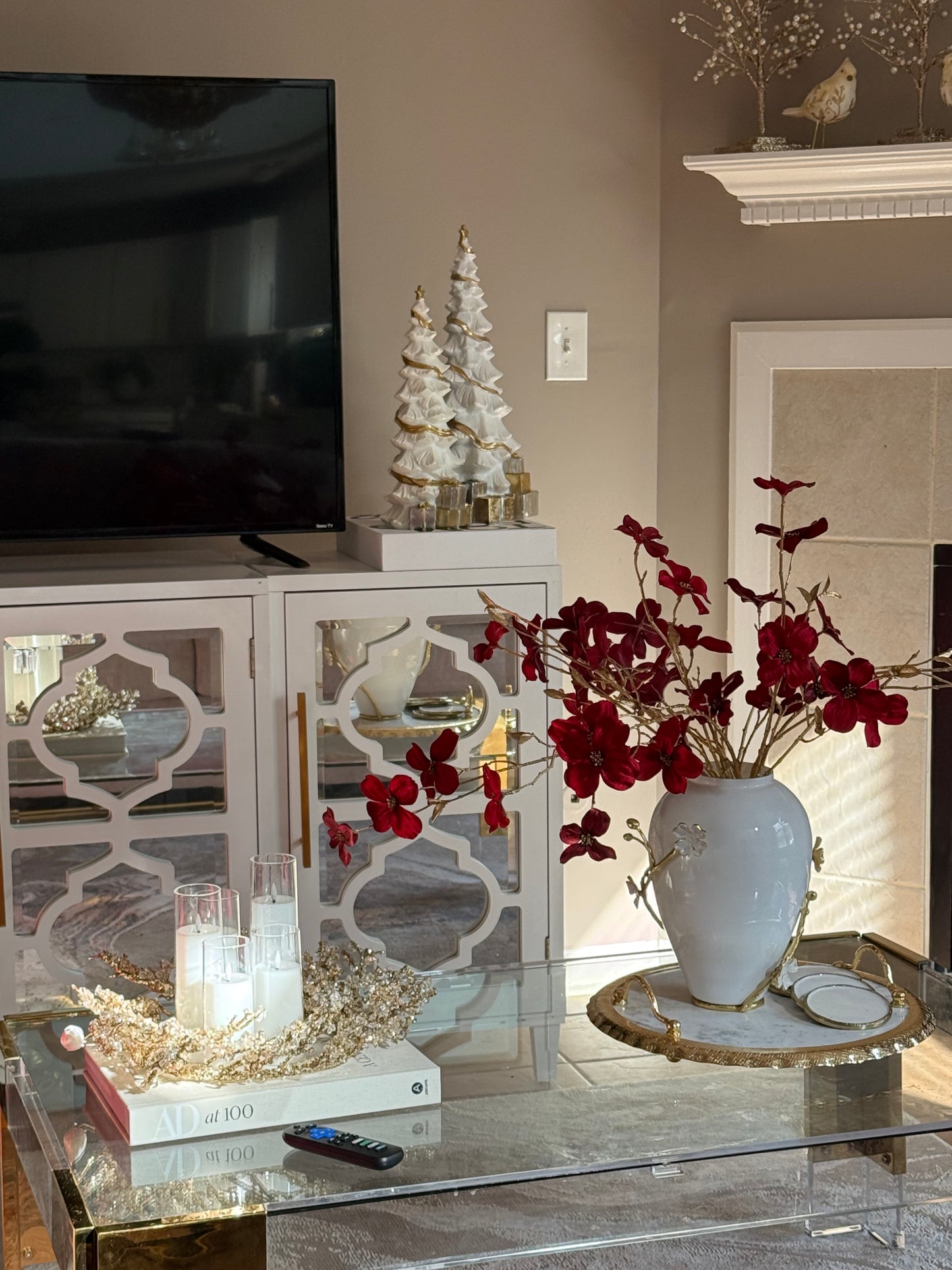 Set Of Two Pine 🌲 White And Twisted Gold Designs