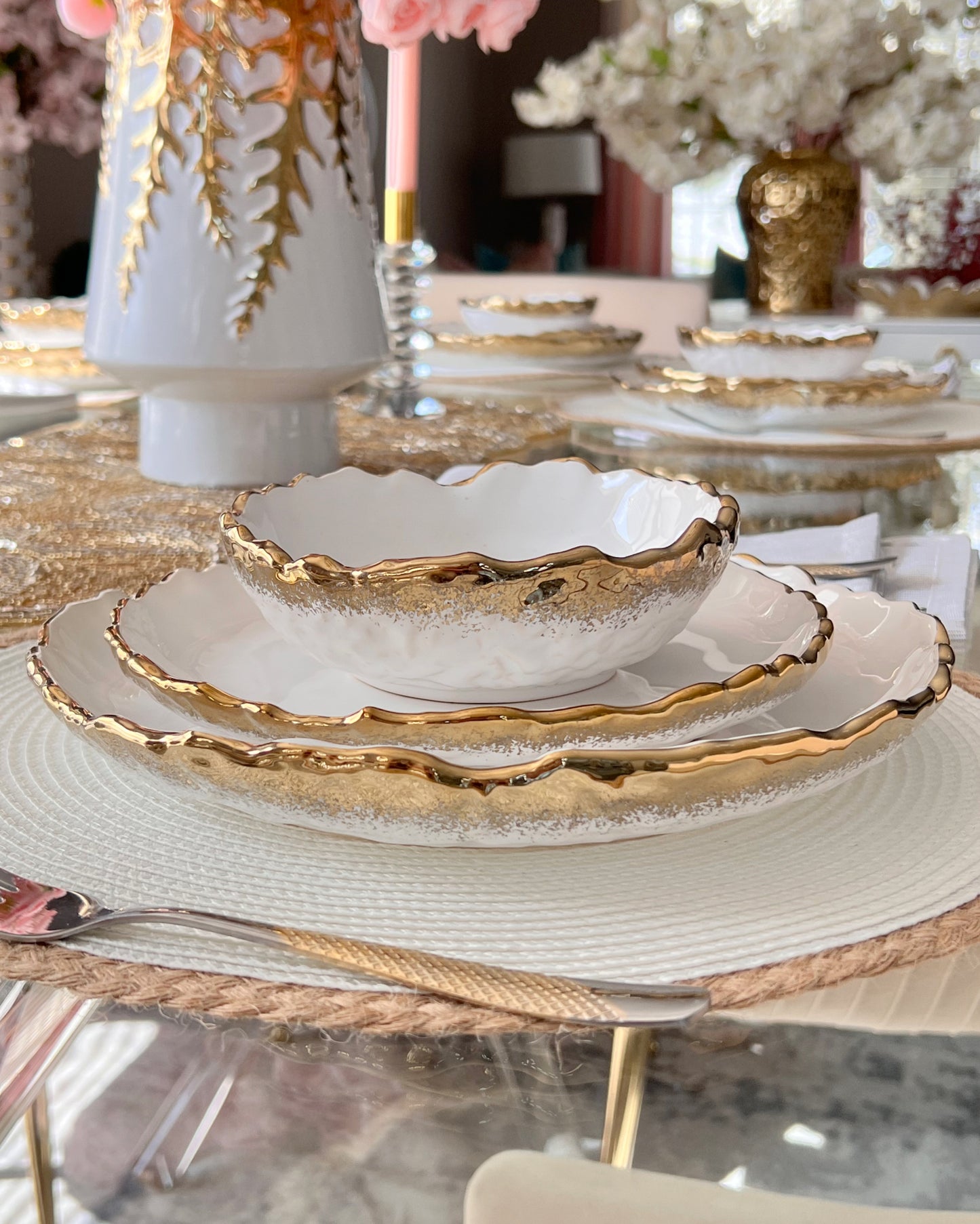 Set of 3 pieces porcelain plates