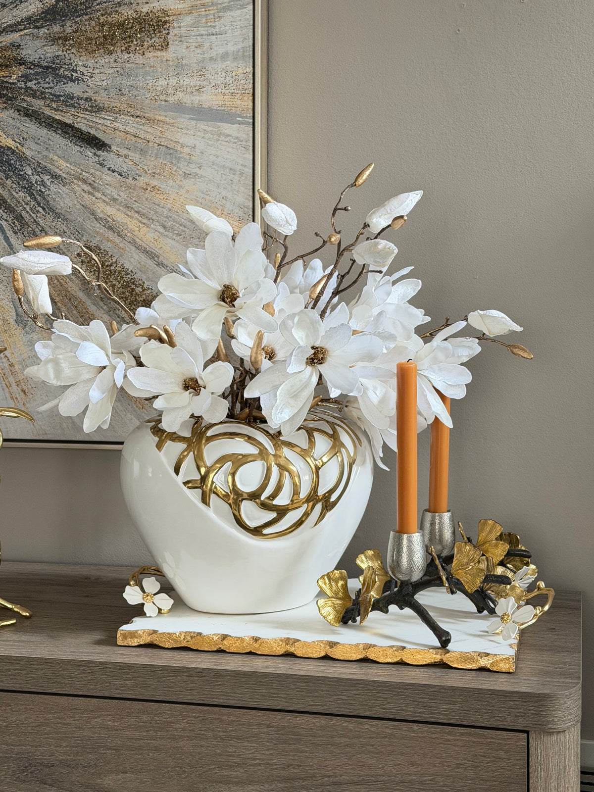 White vase with gold design (1 size)