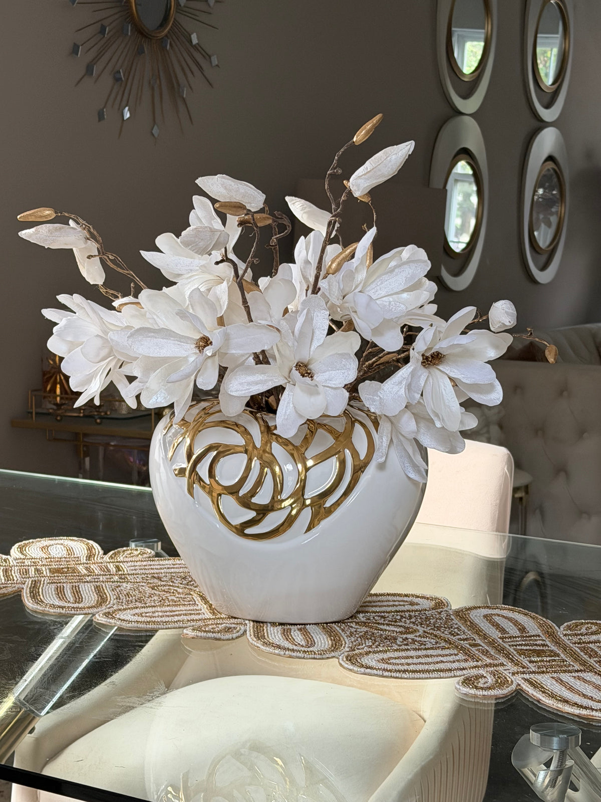 White vase with gold design (1 size)