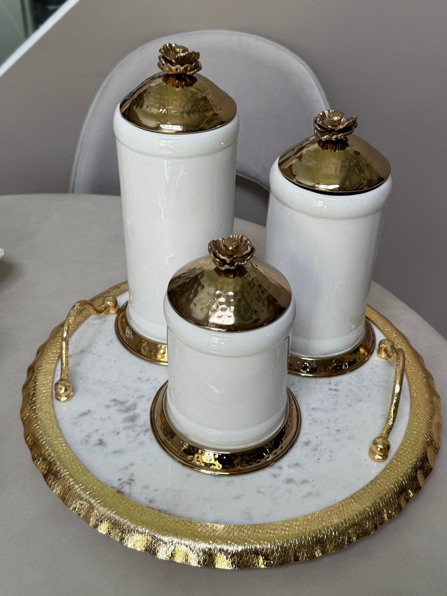 Set of 3 Glass Canisters Whit Gold Hammered Lid