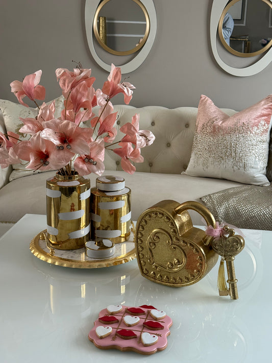 gold heart-shaped lock and key Valentine's Day decor made of Resin.